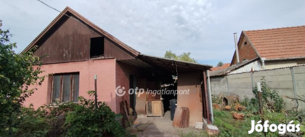 Eladó 103 nm-es ház Jászberény