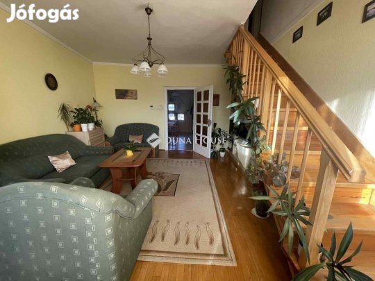 Eladó 103 nm-es lakás Veszprém