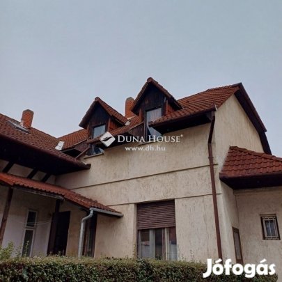 Eladó 104 nm-es ház Pécs