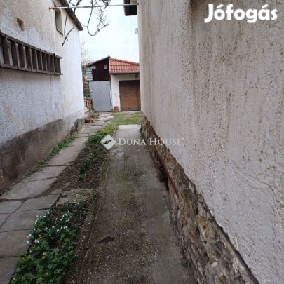 Eladó 104 nm-es ház Pécs