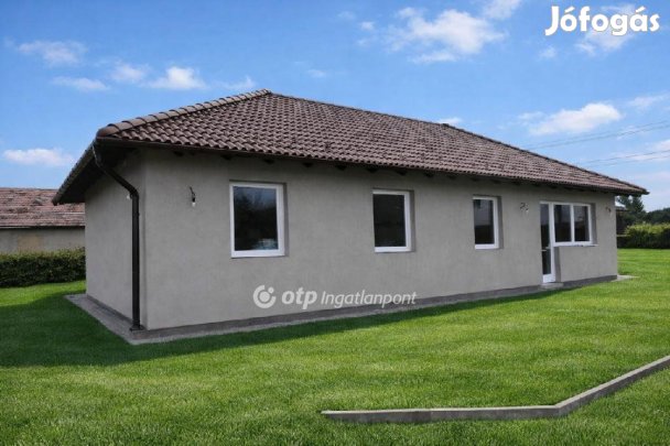 Eladó 104 nm-es ház Szabadegyháza