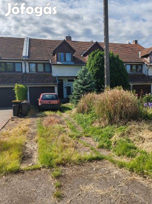 Eladó 105 m2 sorház, Csongrád