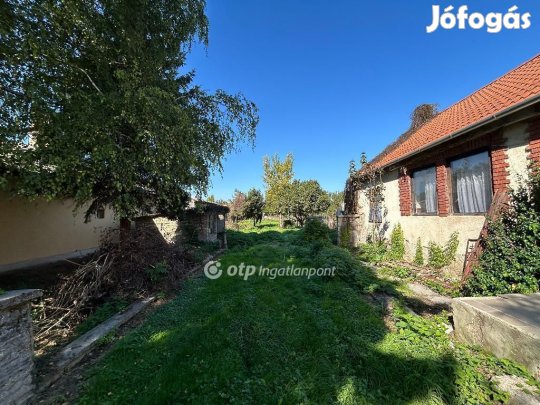 Eladó 105 nm-es ház Dunaszeg