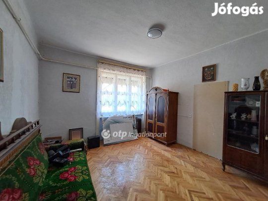 Eladó 105 nm-es ház Kenderes