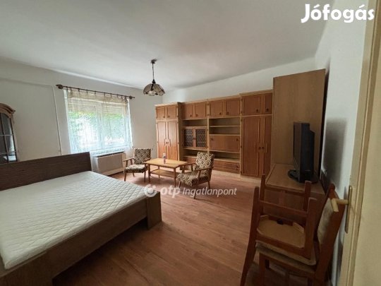 Eladó 105 nm-es ház Pápa