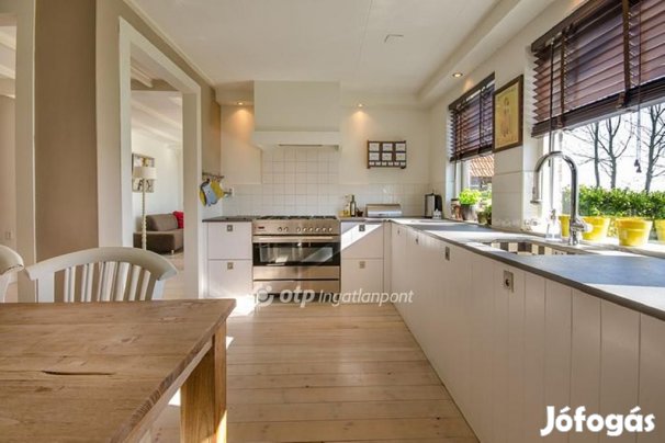 Eladó 105 nm-es lakás Mosonszolnok