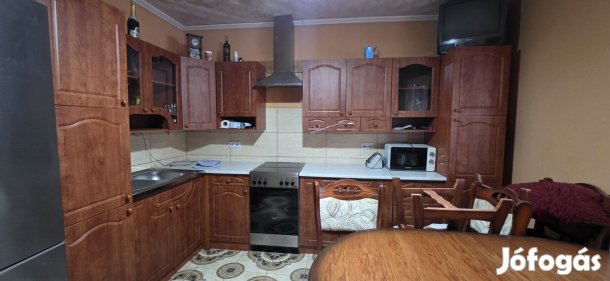 Eladó 106 nm-es Közepes állapotú Családi ház Mezőfalva