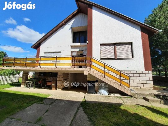 Eladó 106 nm-es ház Siófok