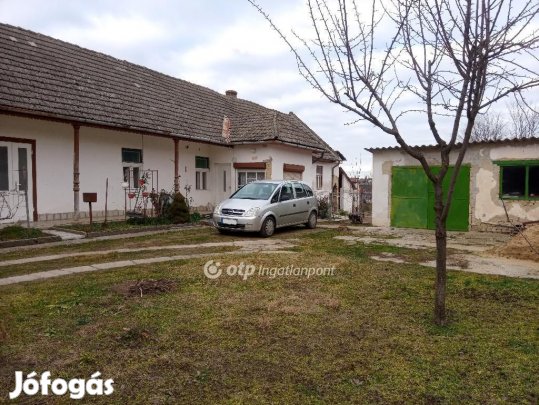 Eladó 106 nm-es ház Tamási
