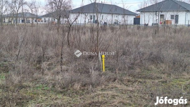 Eladó 1075 nm-es telek Dunavarsány