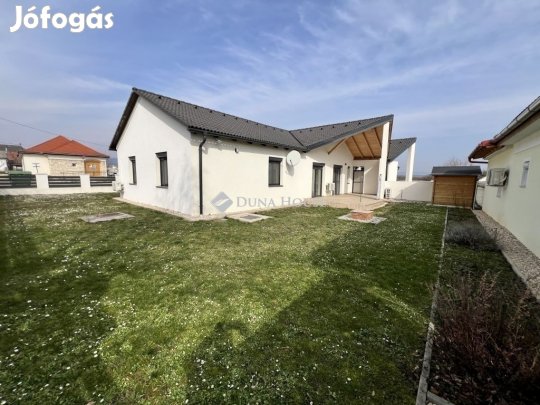 Eladó 107 nm-es ház Veszprém