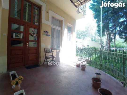 Eladó 107 nm-es lakás Békéscsaba