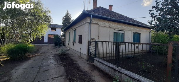 Eladó 108.30 m2 családi ház, Pusztaszer