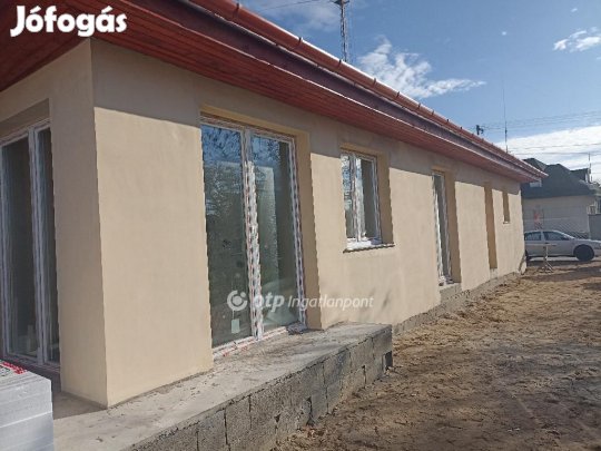 Eladó 108 nm-es ház Fót