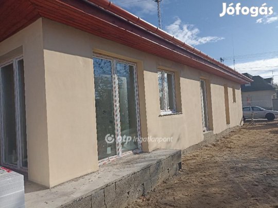 Eladó 108 nm-es ház Fót