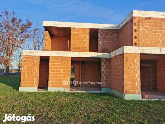 Eladó 1100 nm-es telek Debrecen