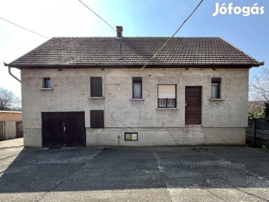 Eladó 110 nm-es Családi ház Szentmártonkáta