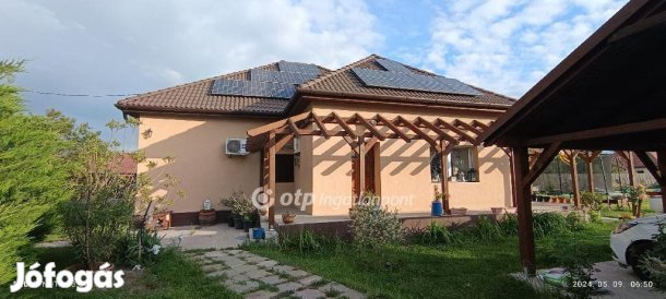 Eladó 110 nm-es ház Bugyi