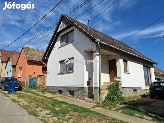 Eladó 110 nm-es ház Himesháza