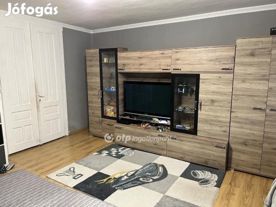 Eladó 110 nm-es ház Jászberény