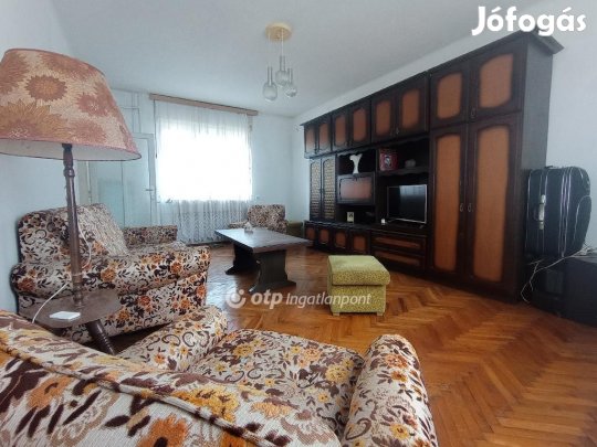 Eladó 110 nm-es ház Szarvas