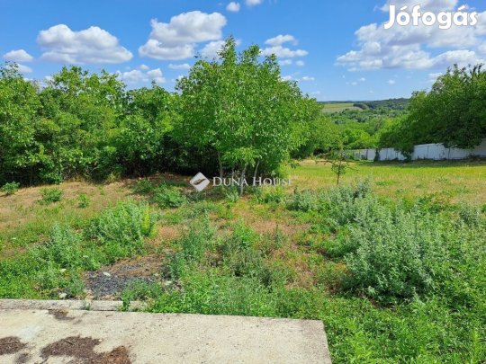 Eladó 1113 nm-es telek Lovasberény