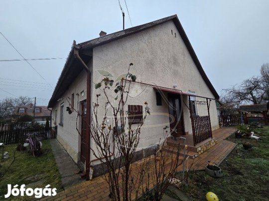 Eladó 112 m2 ikerház, Gyula