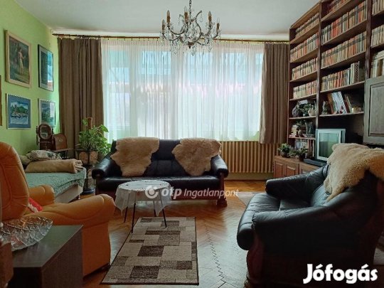 Eladó 112 nm-es ház Gyula