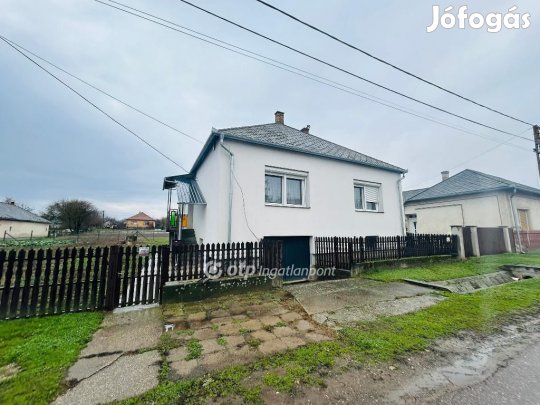 Eladó 112 nm-es ház Timár
