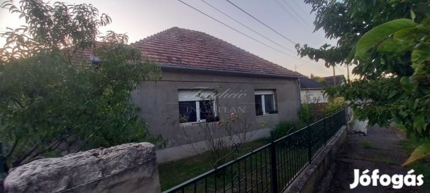 Eladó 113 m2 családi ház, Öttevény