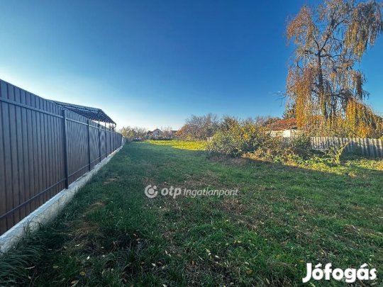 Eladó 1145 nm-es telek Debrecen