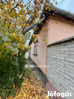Eladó 114 nm-es Felújítandó Családi ház Fajsz Falu központ