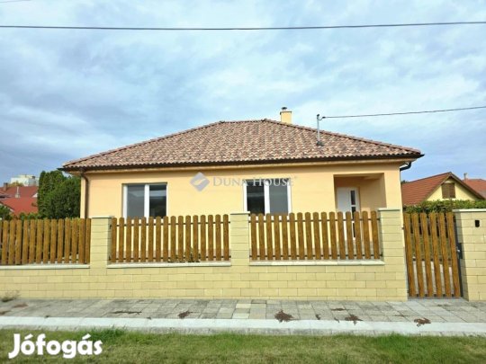 Eladó 116 nm-es ház Szekszárd