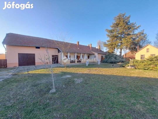 Eladó 116 nm-es ház Tiszakécske