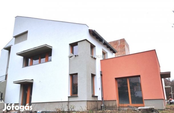 Eladó 117 nm-es lakás Budakeszi