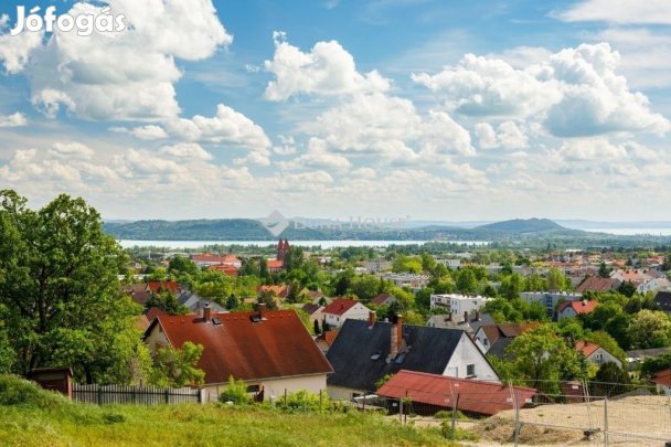 Eladó 1184 nm-es telek Balatonfüred