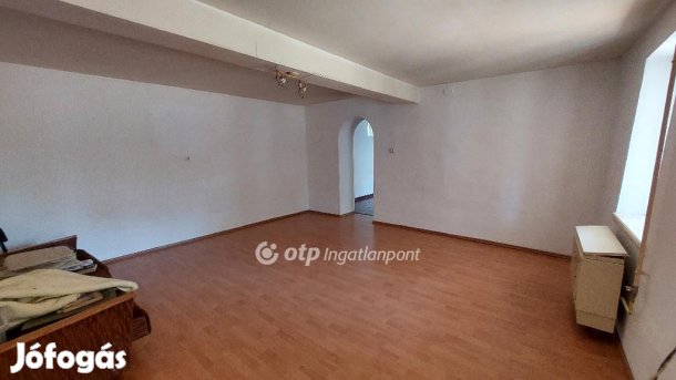 Eladó 118 nm-es ház Kisújszállás