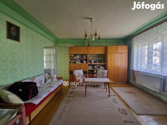 Eladó 118 nm-es ház Kunhegyes