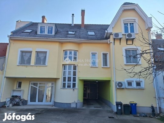 Eladó 118 nm-es lakás Kecskemét