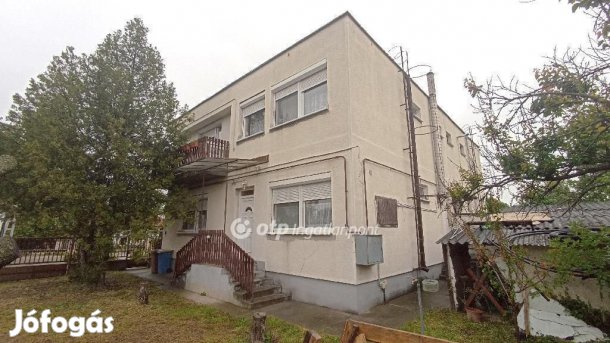 Eladó 120 nm-es ház Jászfényszaru