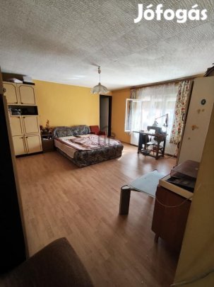 Eladó 120 nm-es ház Lispeszentadorján