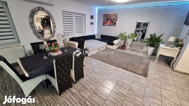 Eladó 120 nm-es ház Sárbogárd