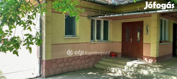 Eladó 120 nm-es ház Tompa