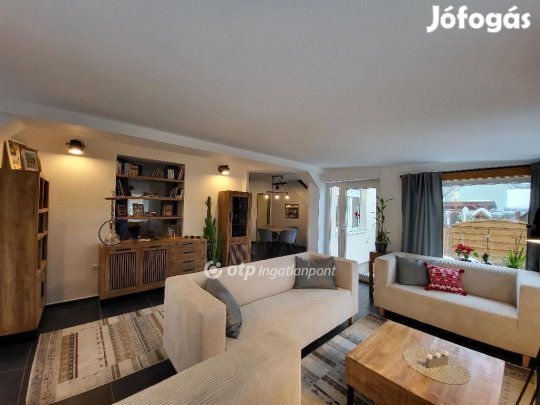 Eladó 121 nm-es ház Siófok