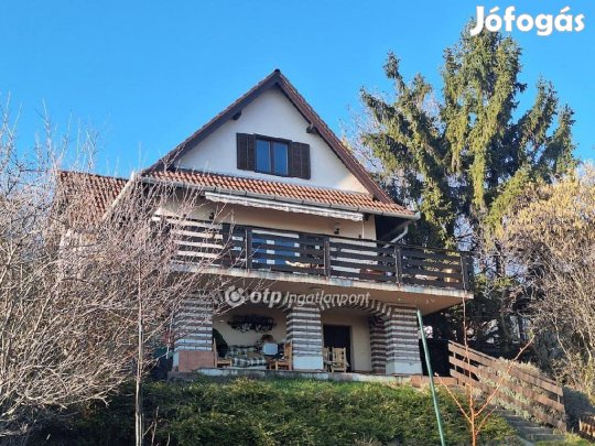 Eladó 122 nm-es ház Csopak