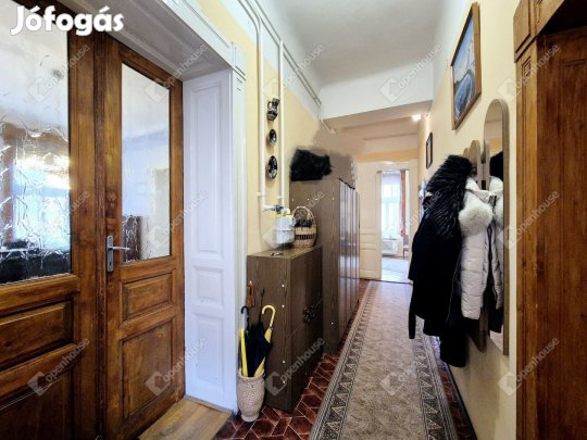 Eladó 122m2-es társasházi lakás a Kazinczy utcában!