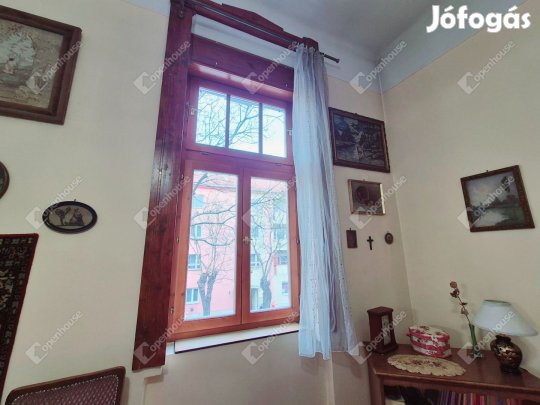 Eladó 122m2-es társasházi lakás a Kazinczy utcában!