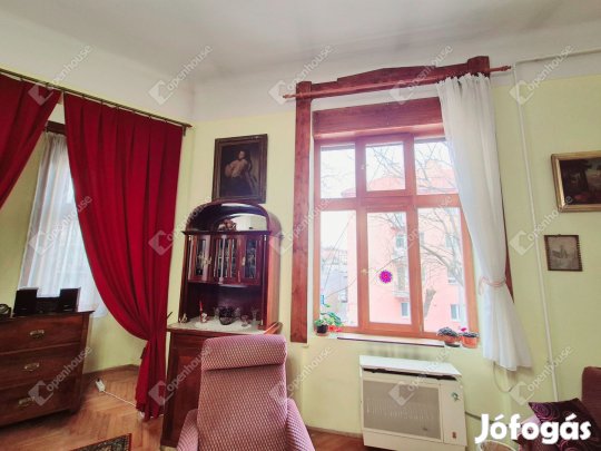 Eladó 122m2-es társasházi lakás a Kazinczy utcában!