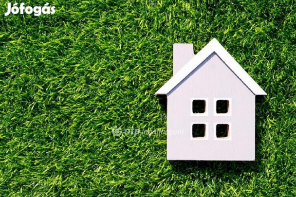 Eladó 1238 nm-es telek Debrecen