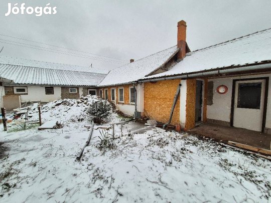 Eladó 123 nm-es ház Szentes